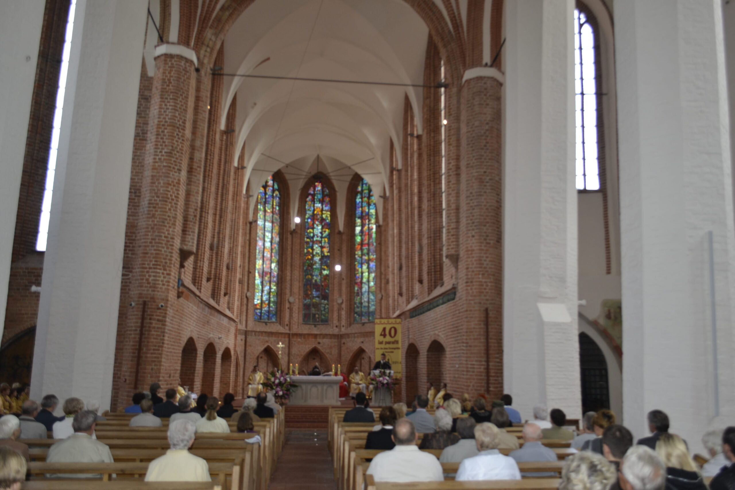 Uroczysta msza na zakończenie projektu renowacji i konserwacji wnętrza kościoła pw. św. Jana Ewangelisty w Szczecinie